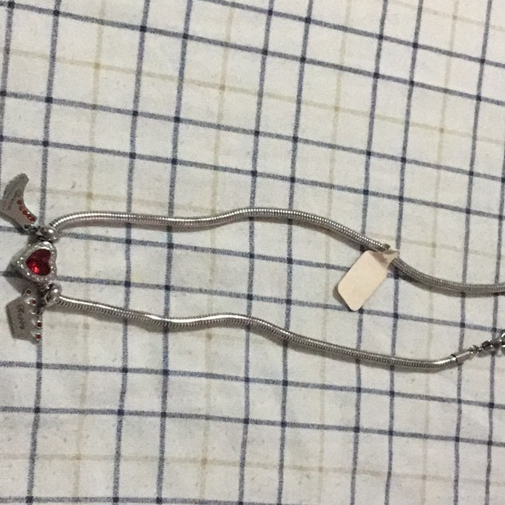 Woman’s necklace